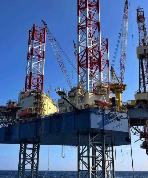 Oil And Gas Platform At Sea S2CZKDW Rfou1ju4kb5or7zbj7skv4wqsapek3lx8qhvitx1tc